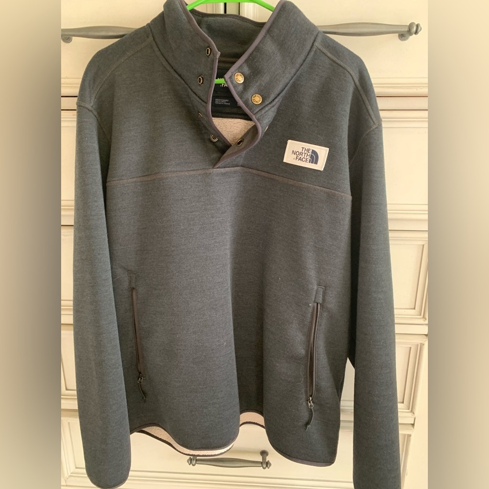 Mens Northface pullover